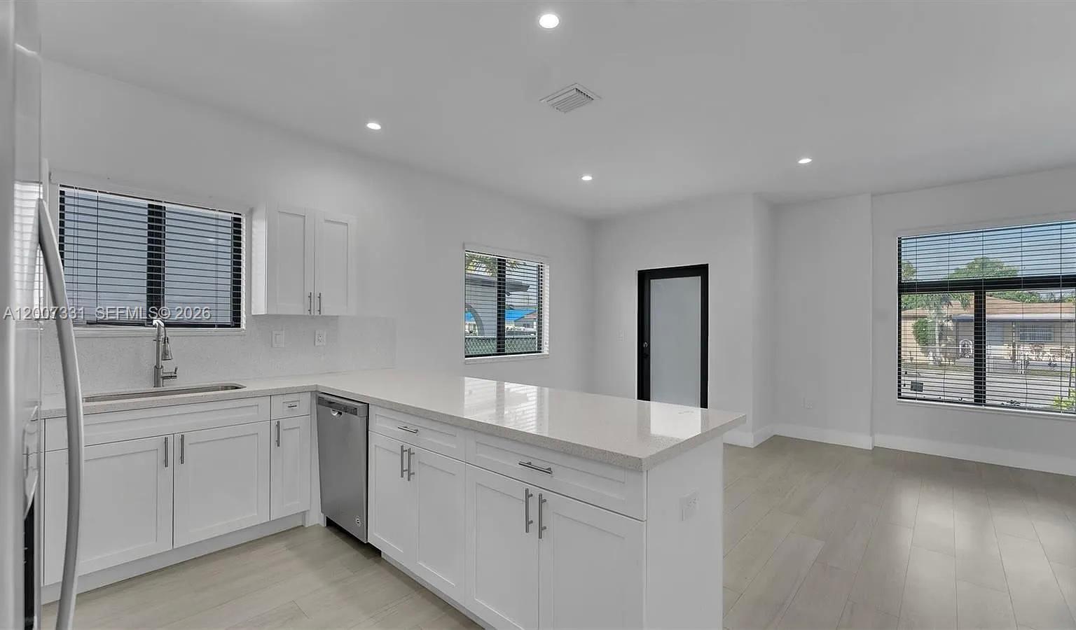 INGLESIDE PARK - Residential Income