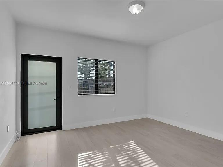 INGLESIDE PARK - Residential Income