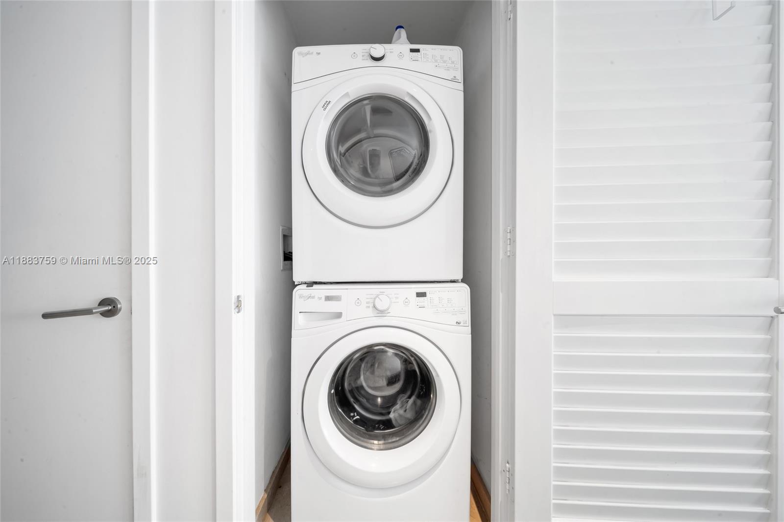 REACH CONDO - Residential