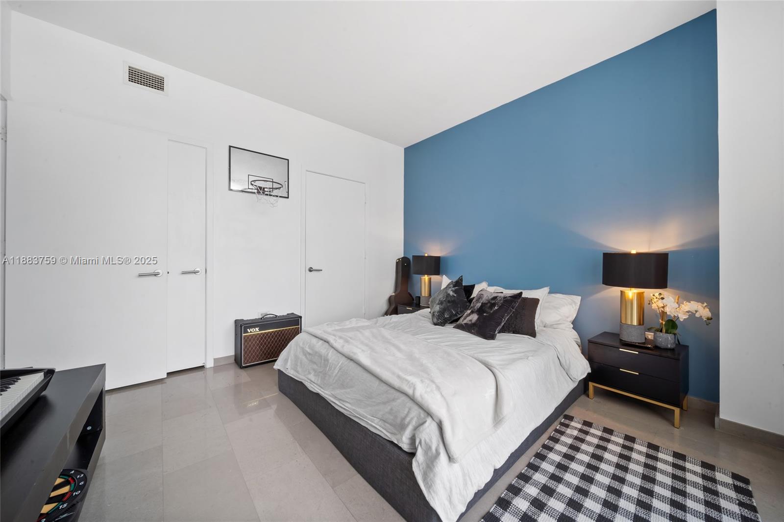 REACH CONDO - Residential