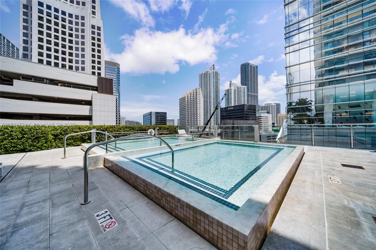 REACH CONDO - Residential