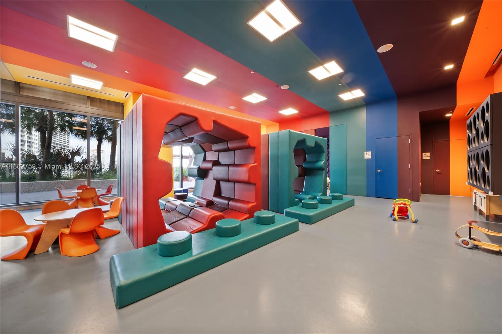 REACH CONDO - Residential