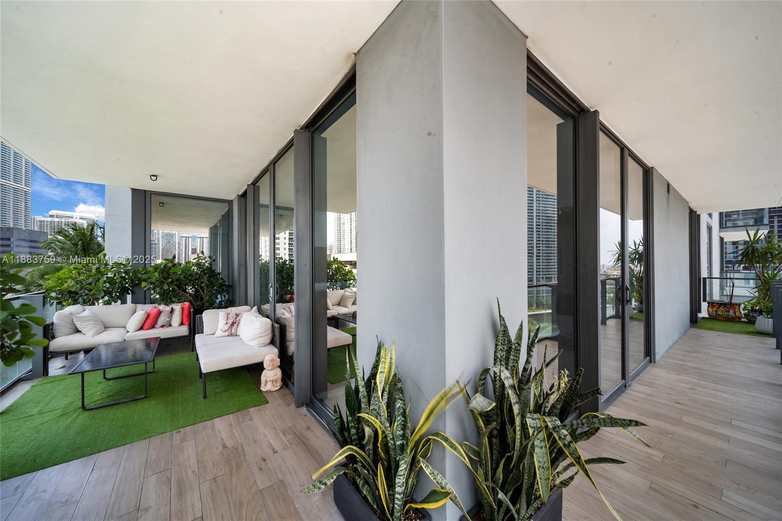 REACH CONDO - Residential