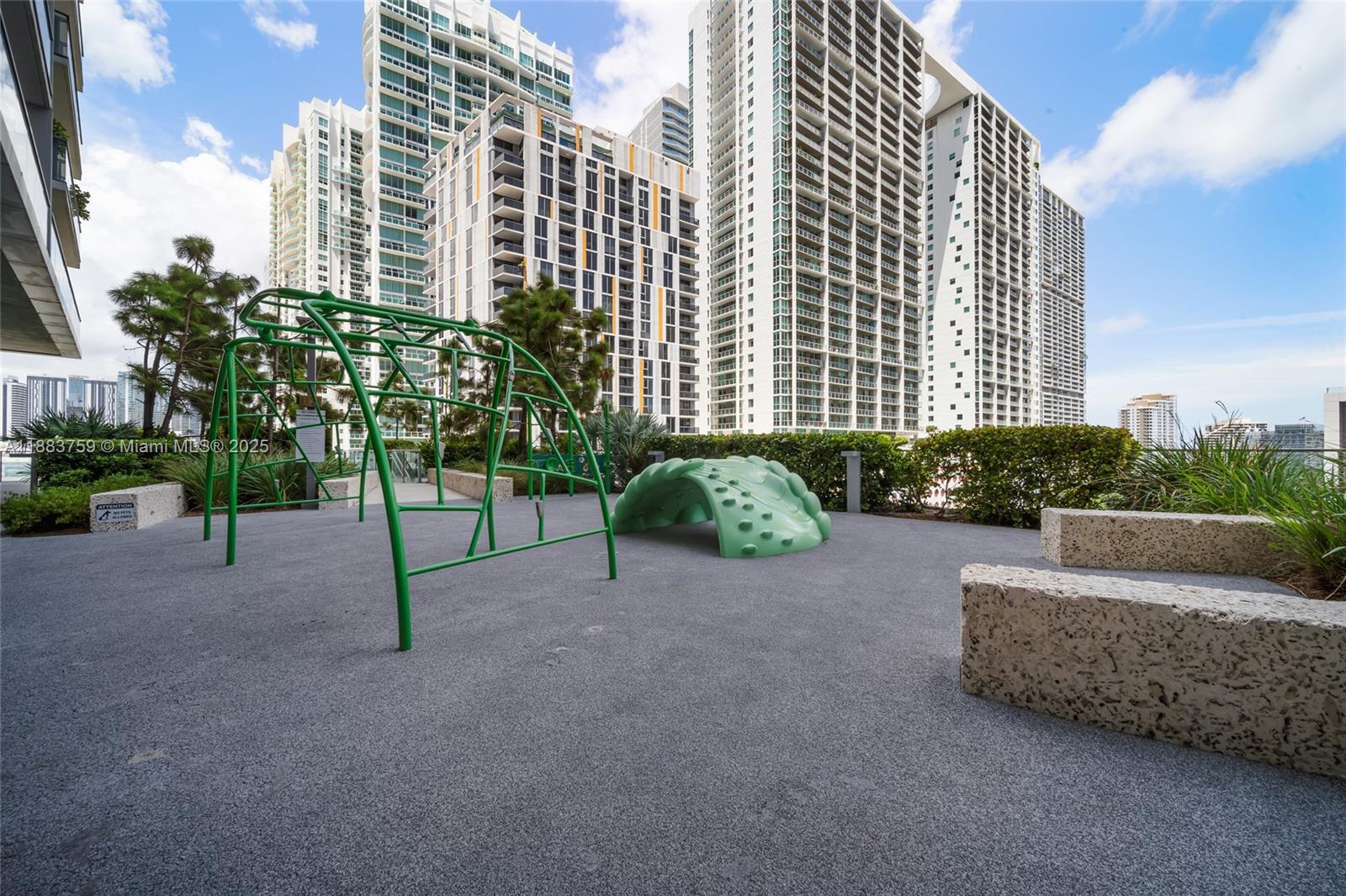 REACH CONDO - Residential