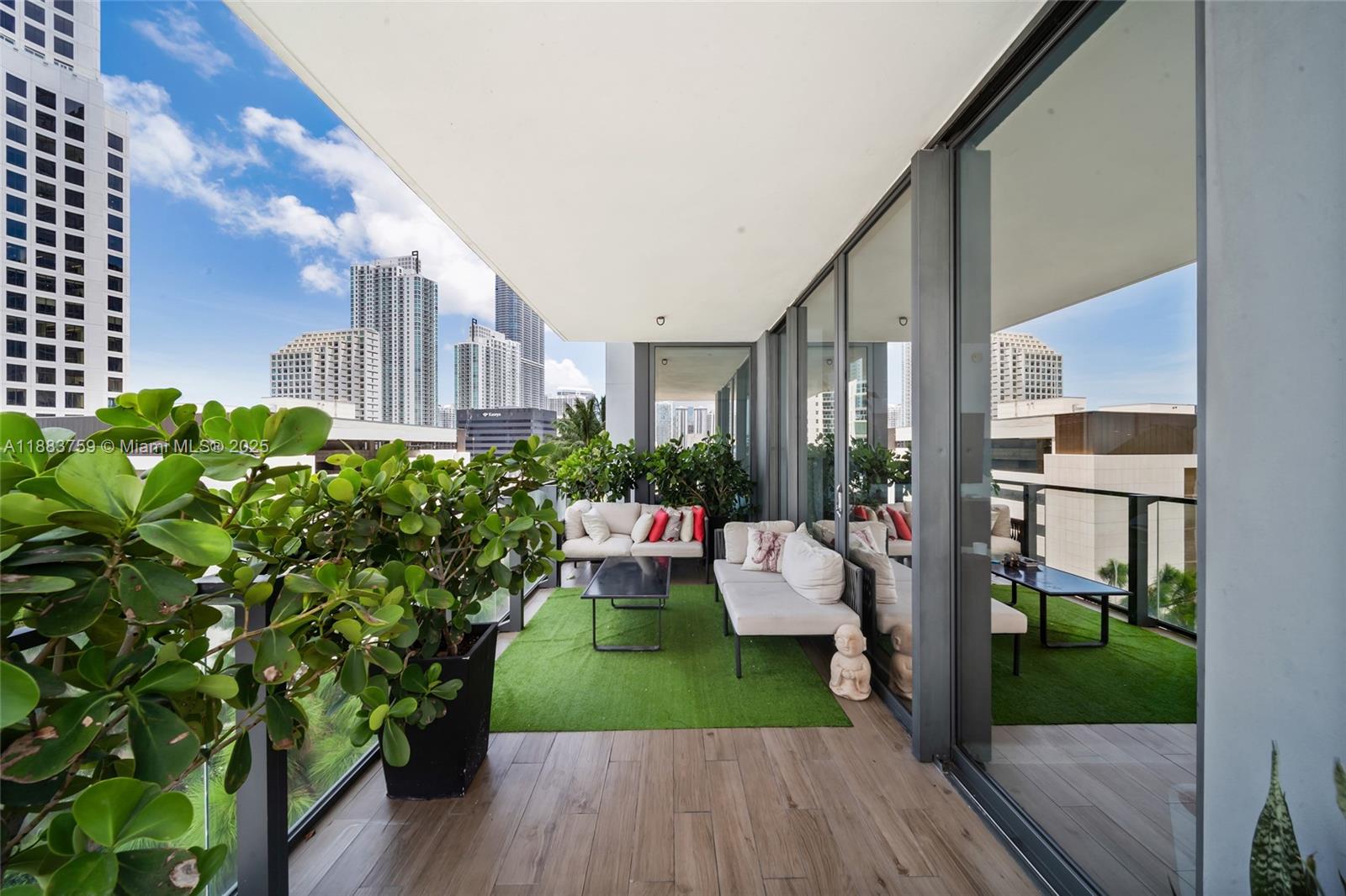 REACH CONDO - Residential