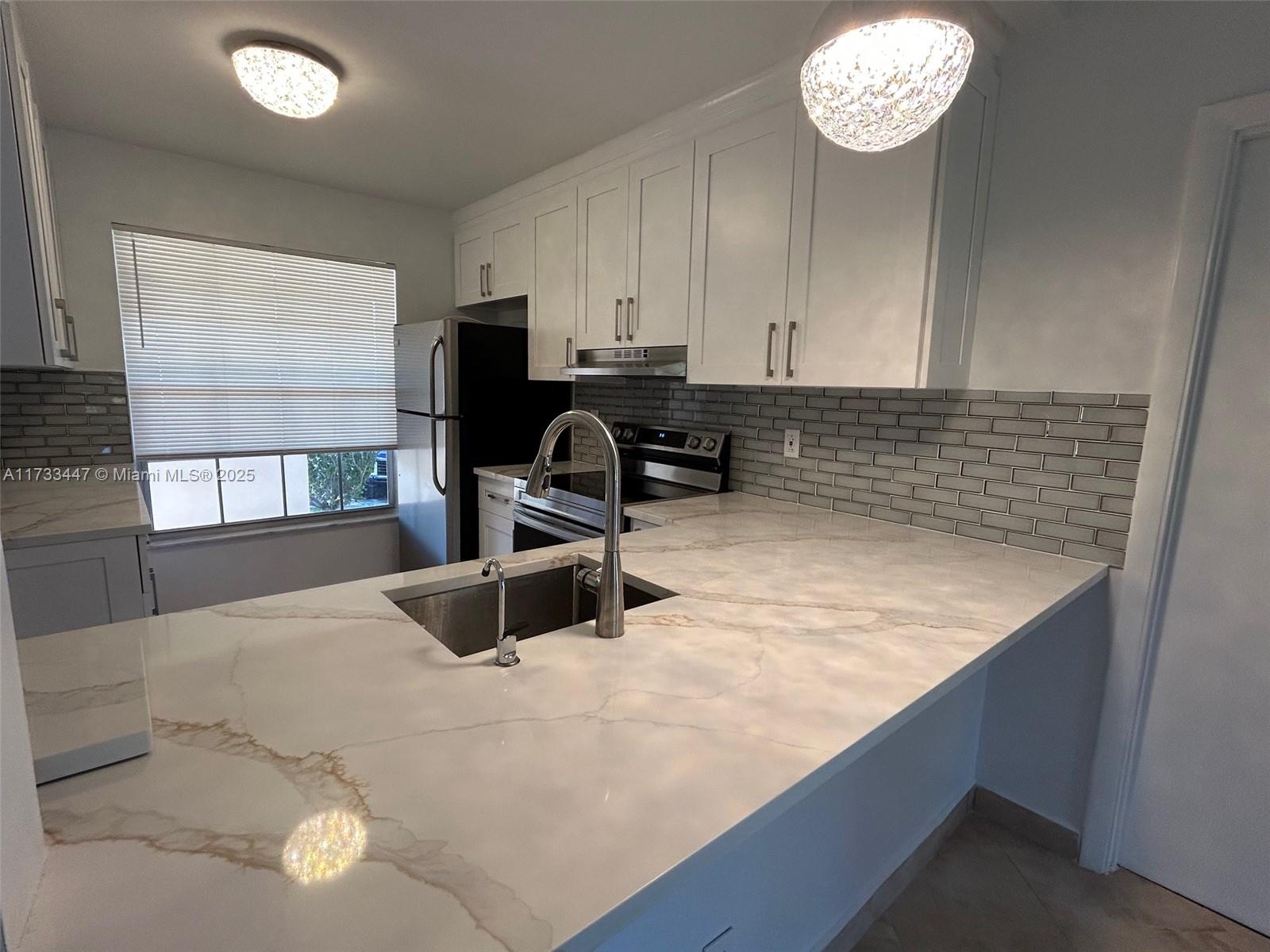 KINGS POINT 4 / Las Verdes - Residential Lease