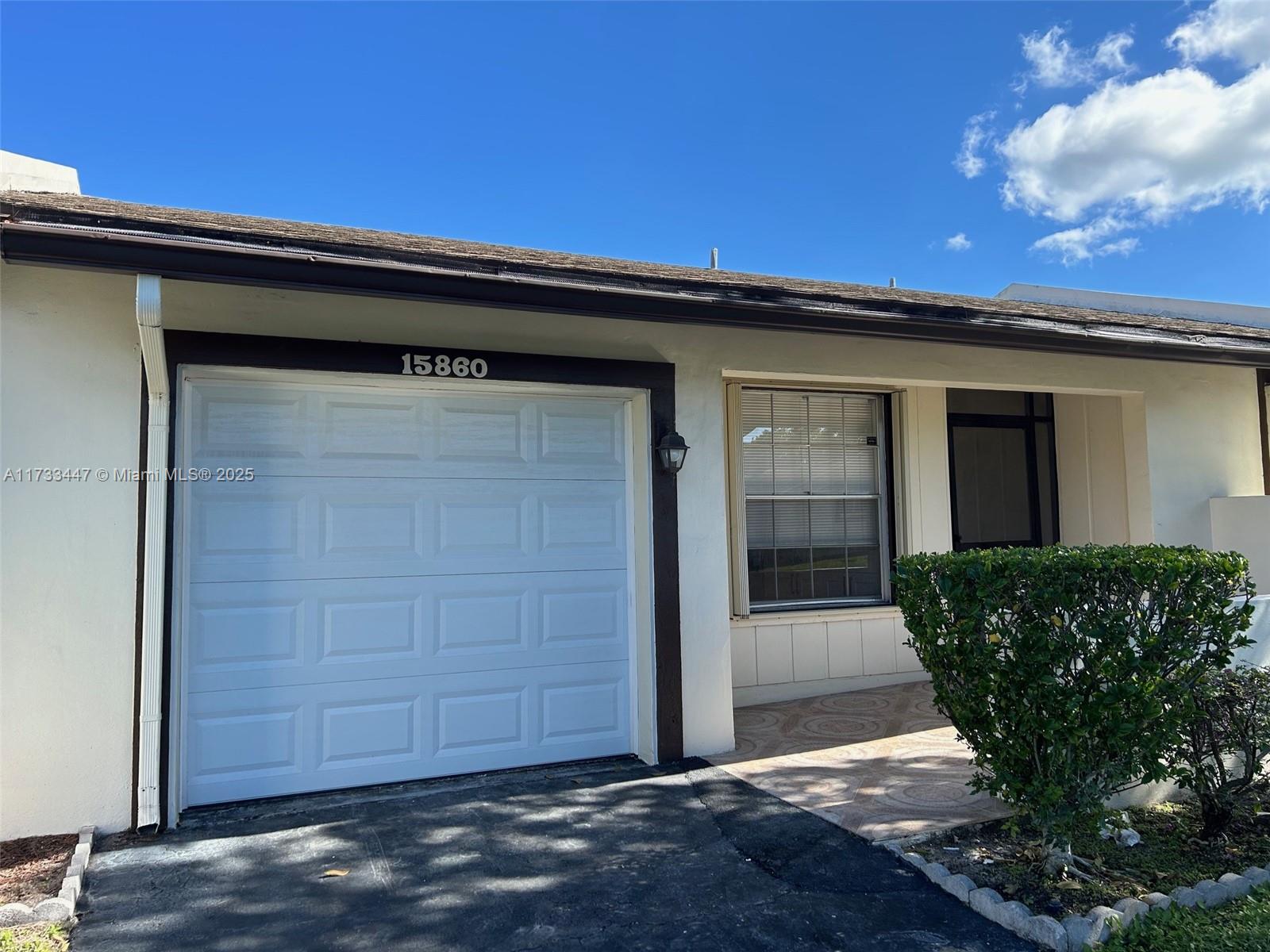 KINGS POINT 4 / Las Verdes - Residential Lease