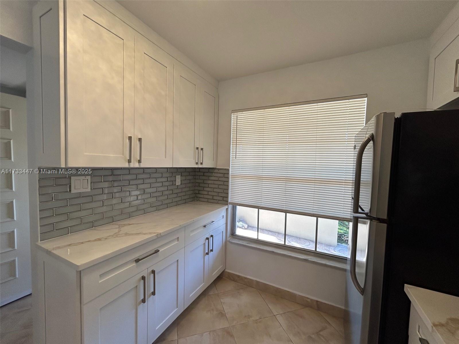 KINGS POINT 4 / Las Verdes - Residential Lease