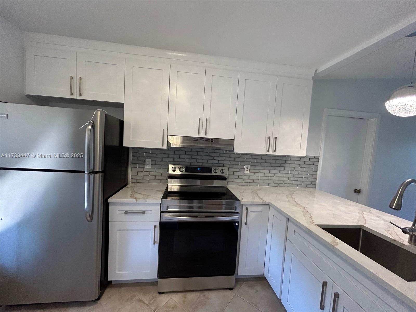 KINGS POINT 4 / Las Verdes - Residential Lease