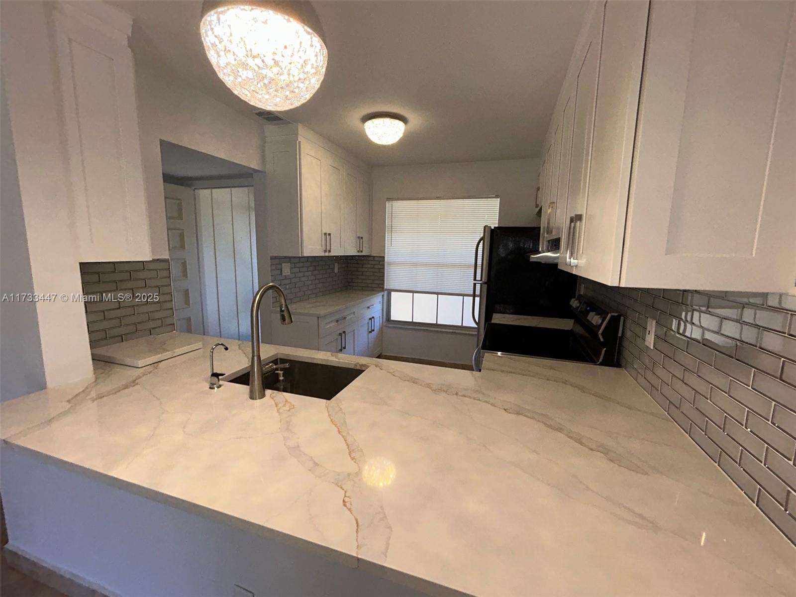 KINGS POINT 4 / Las Verdes - Residential Lease