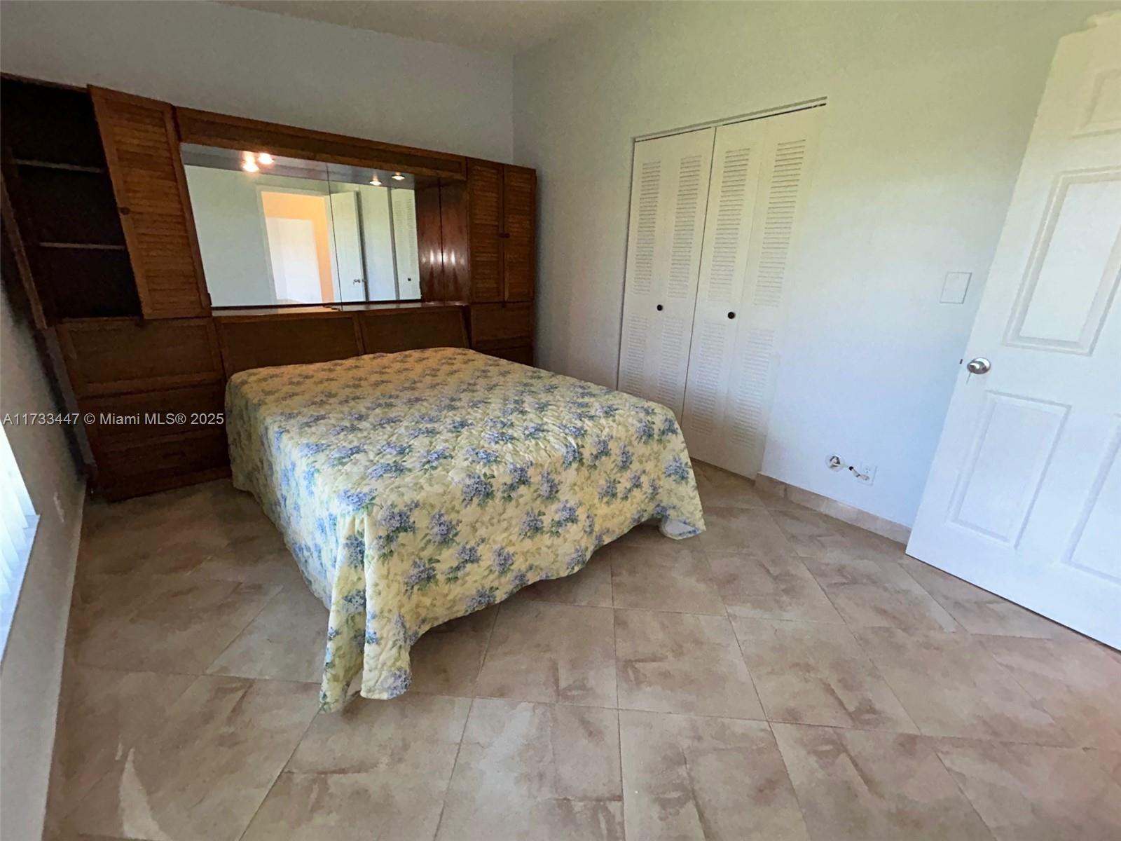 KINGS POINT 4 / Las Verdes - Residential Lease