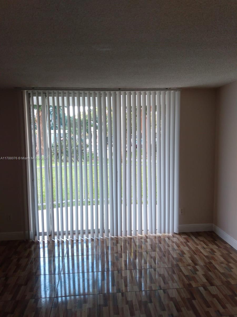 MONTECARLO CONDO - Residential