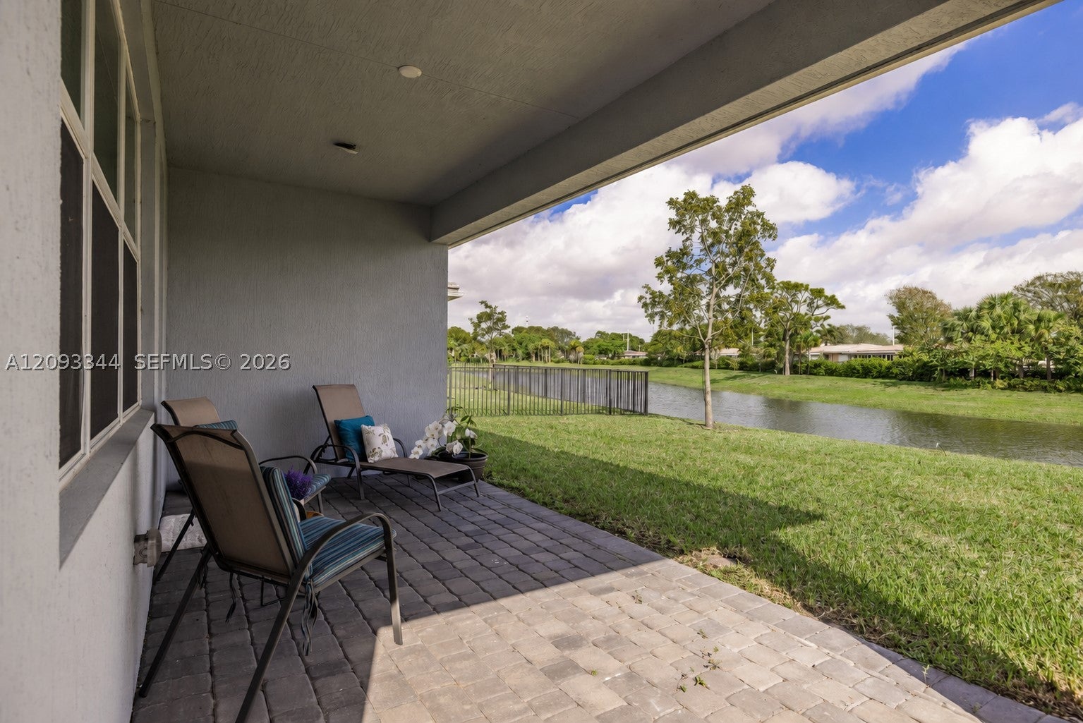 4242 Rosa Dr