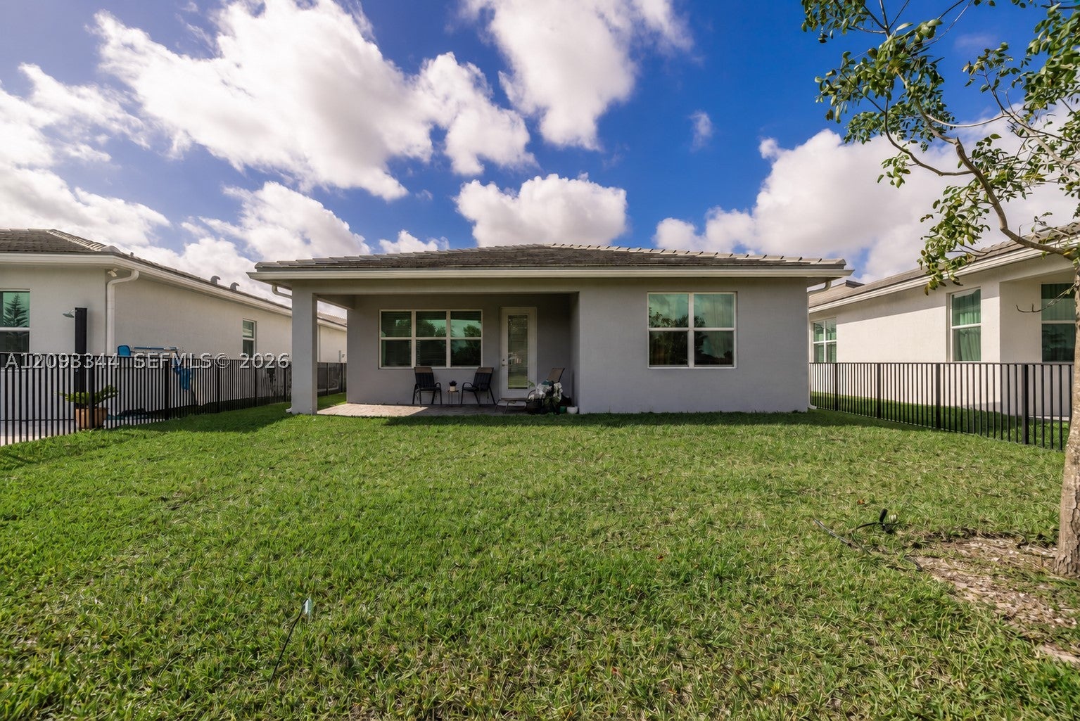 4242 Rosa Dr