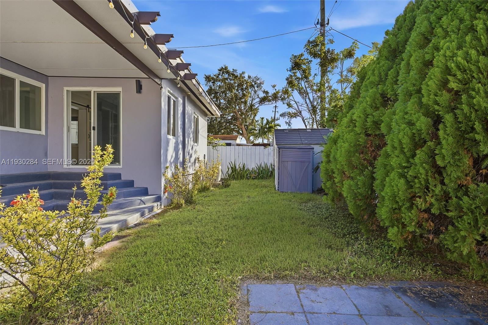 EAST VEDADO - Residential Lease