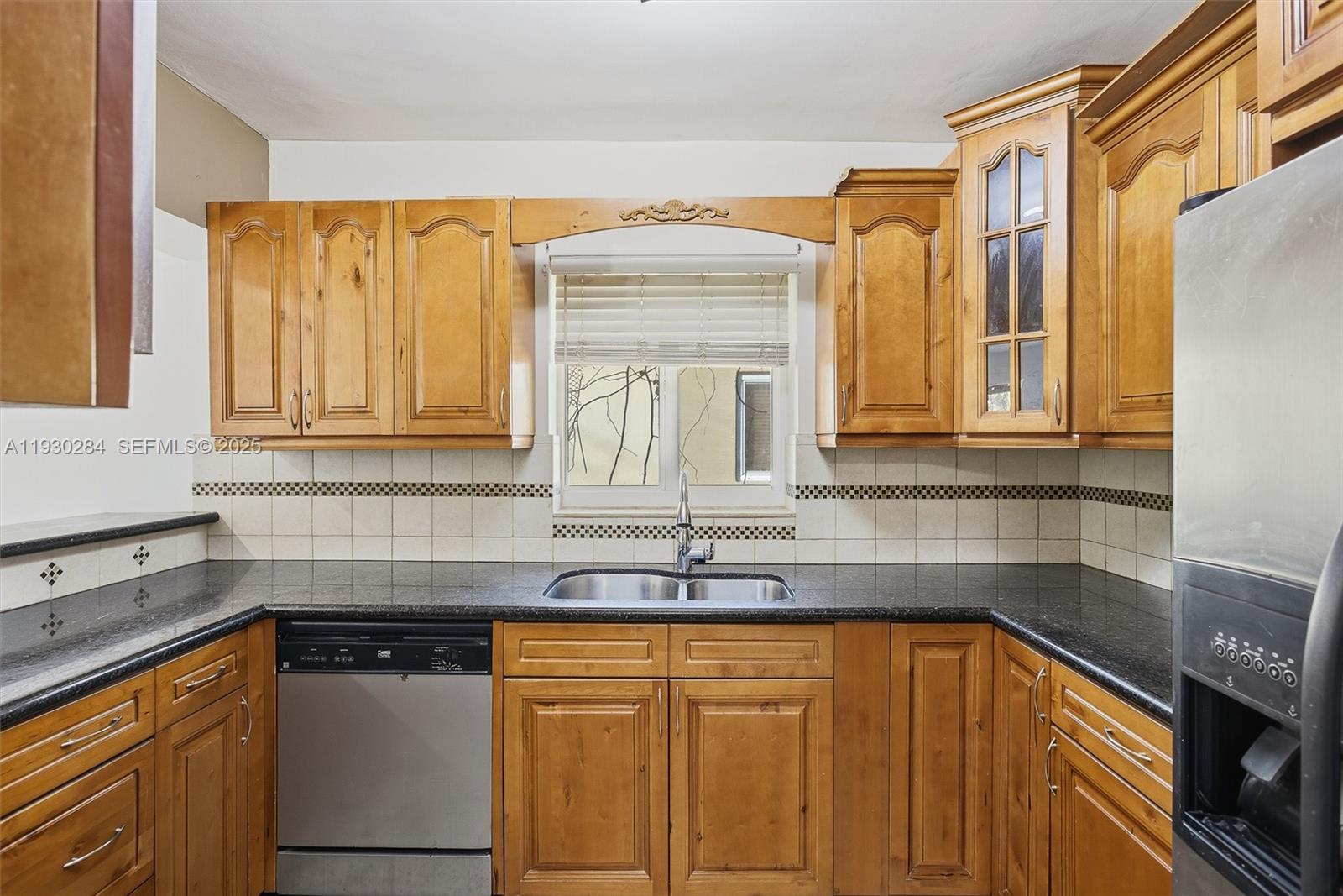 EAST VEDADO - Residential Lease