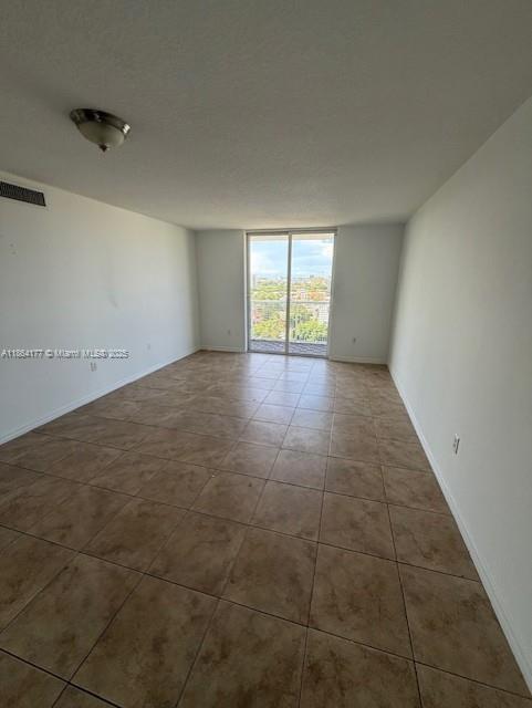 900 SW 8th St 904