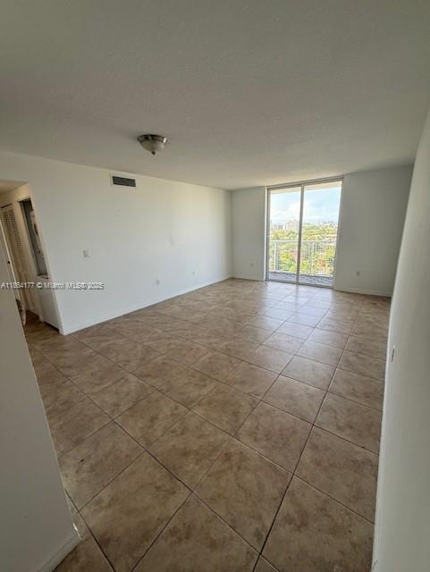 900 SW 8th St 904