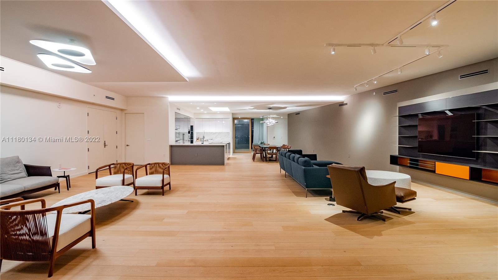 PRIVE CONDO - Residential