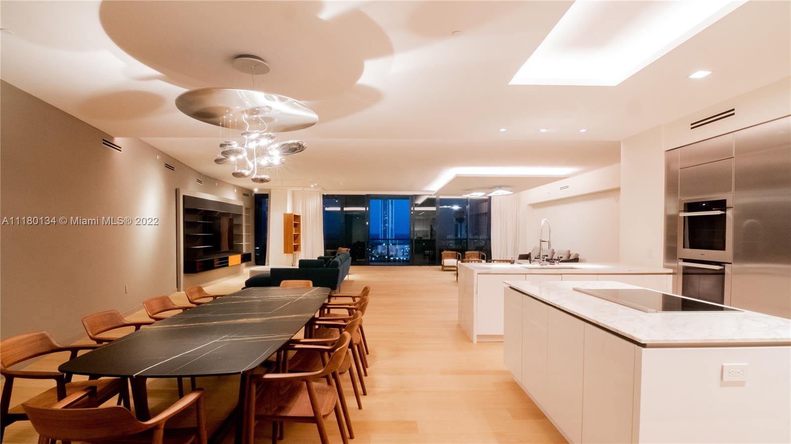 PRIVE CONDO - Residential