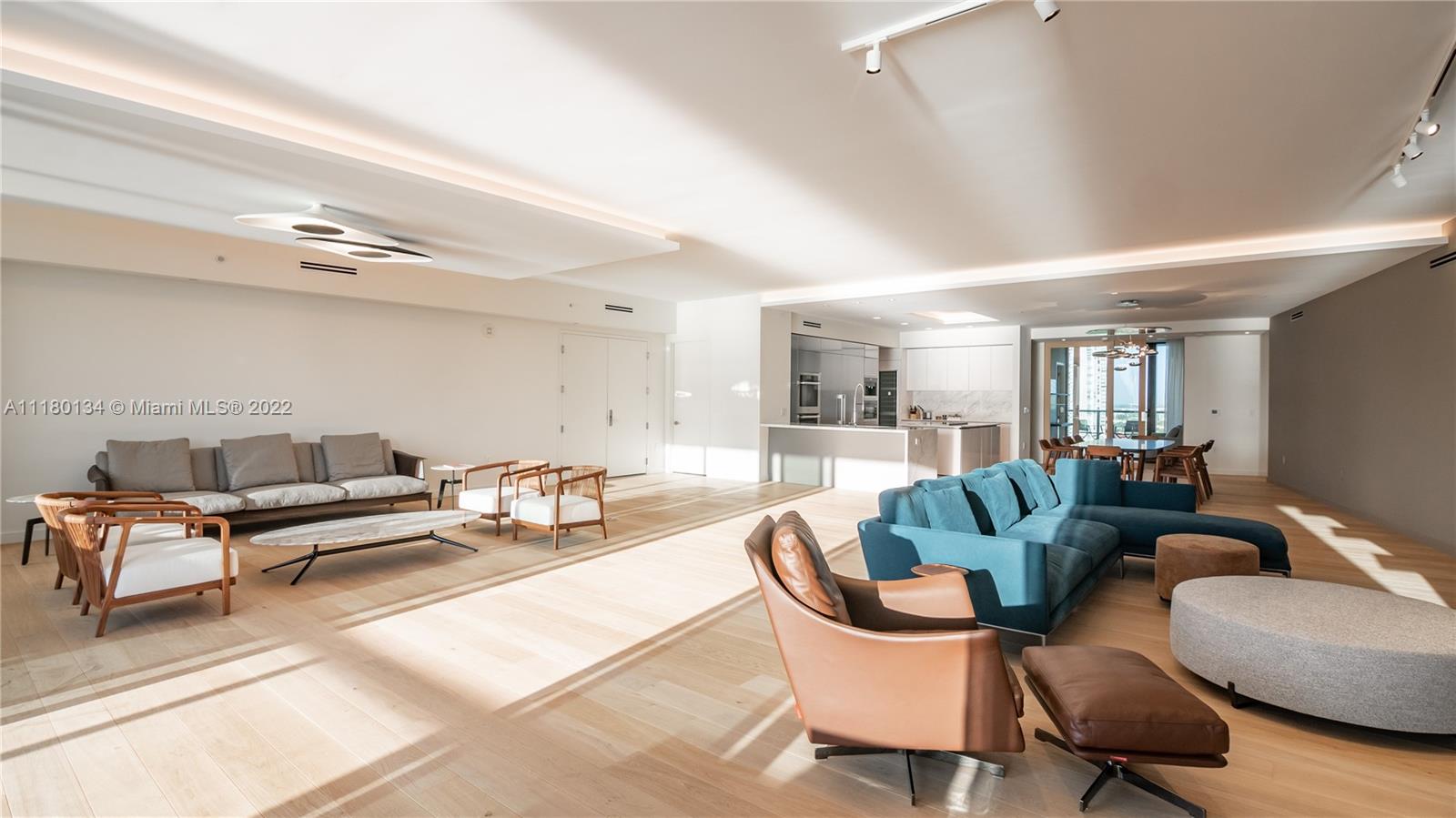 PRIVE CONDO - Residential