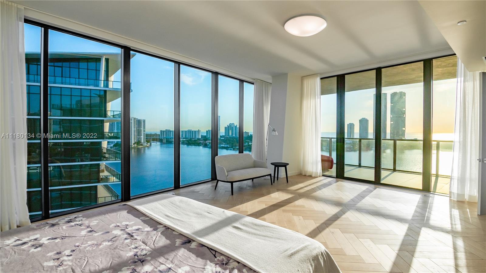 PRIVE CONDO - Residential