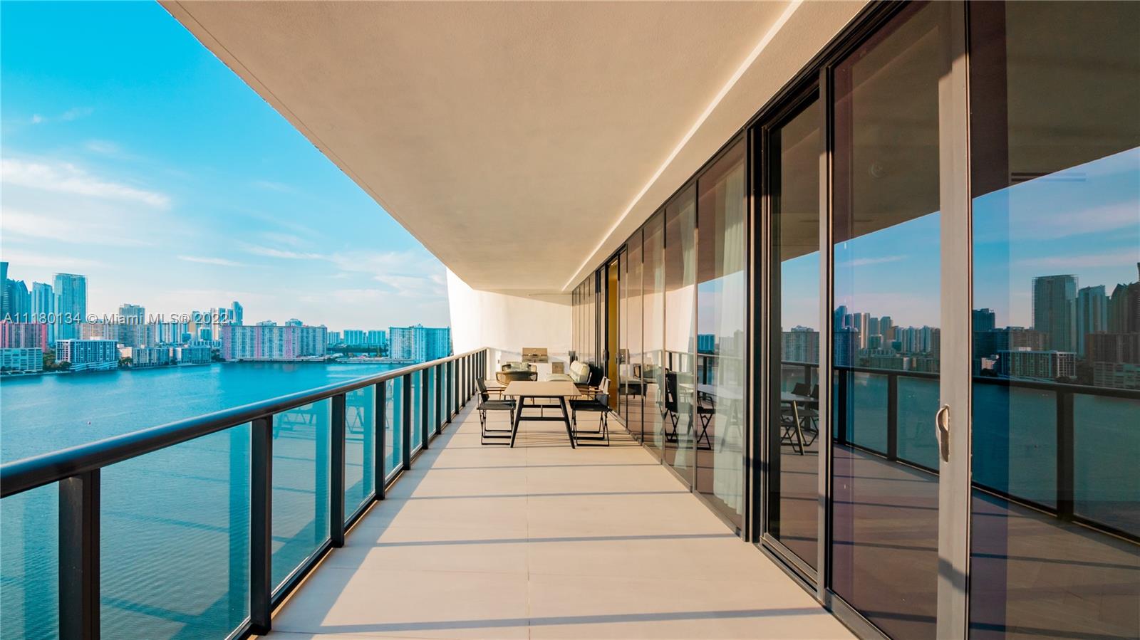 PRIVE CONDO - Residential