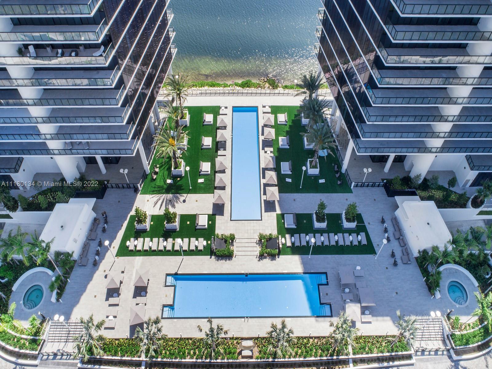 PRIVE CONDO - Residential