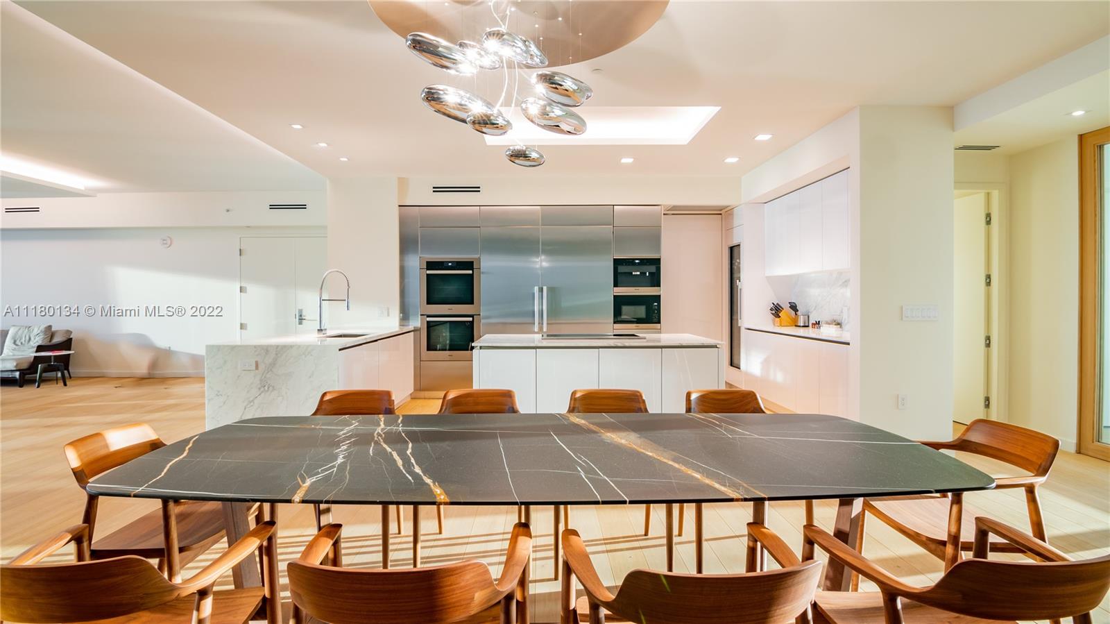 PRIVE CONDO - Residential