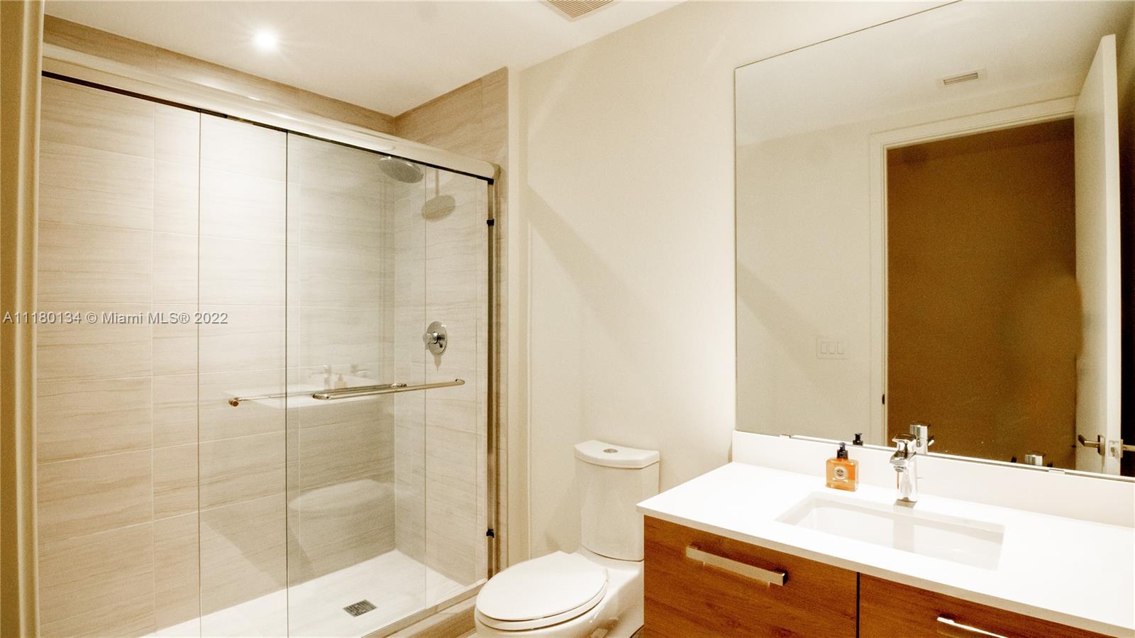 PRIVE CONDO - Residential