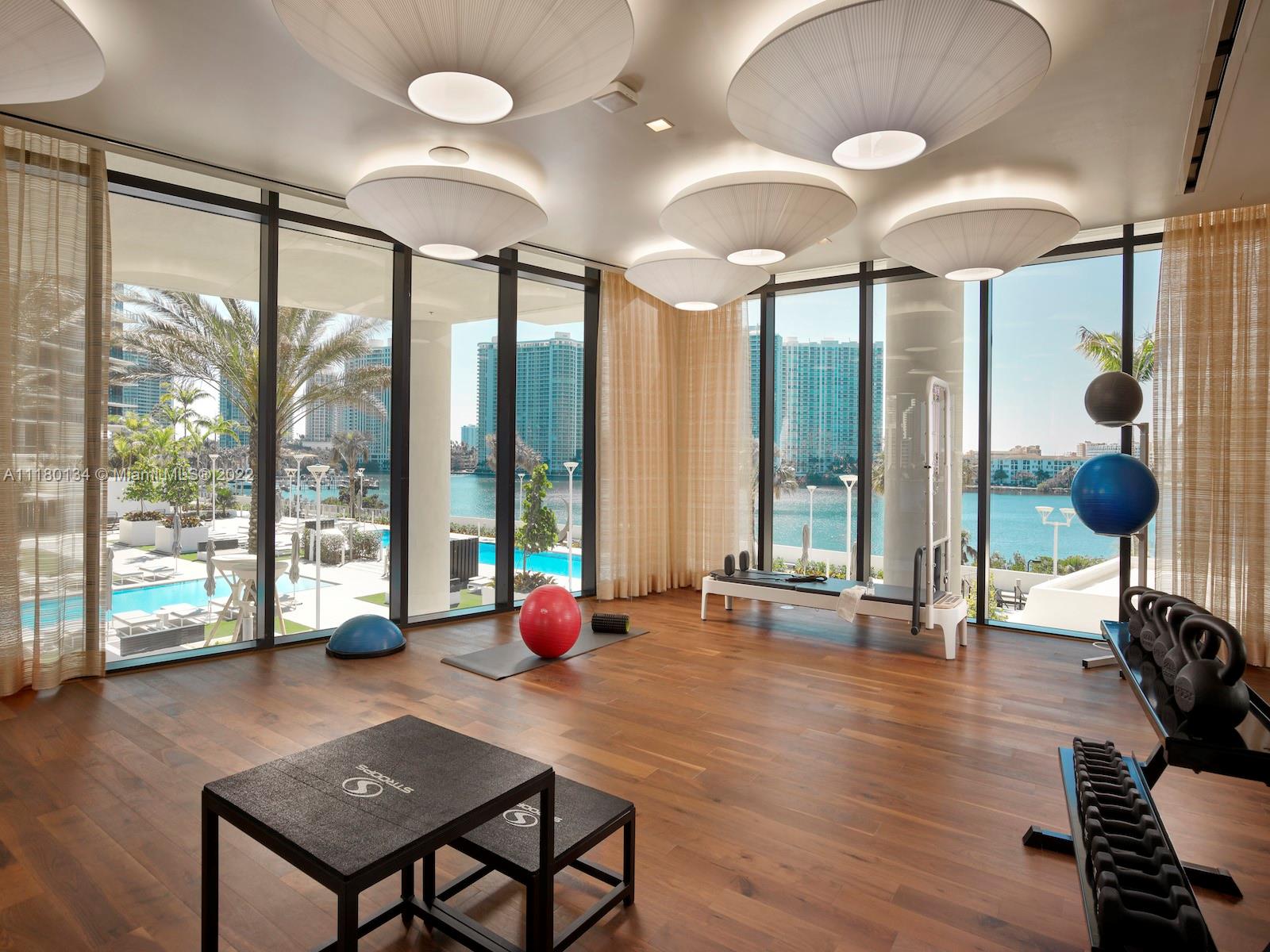 PRIVE CONDO - Residential