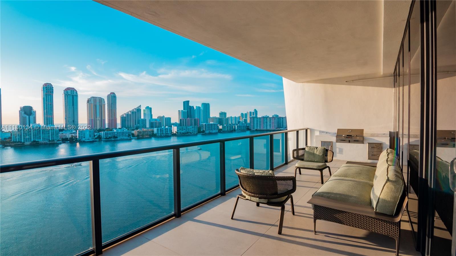 PRIVE CONDO - Residential