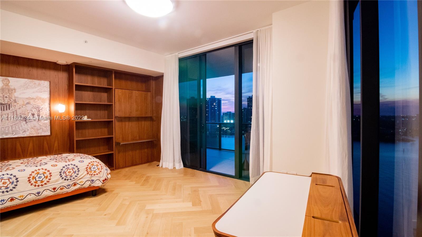 PRIVE CONDO - Residential