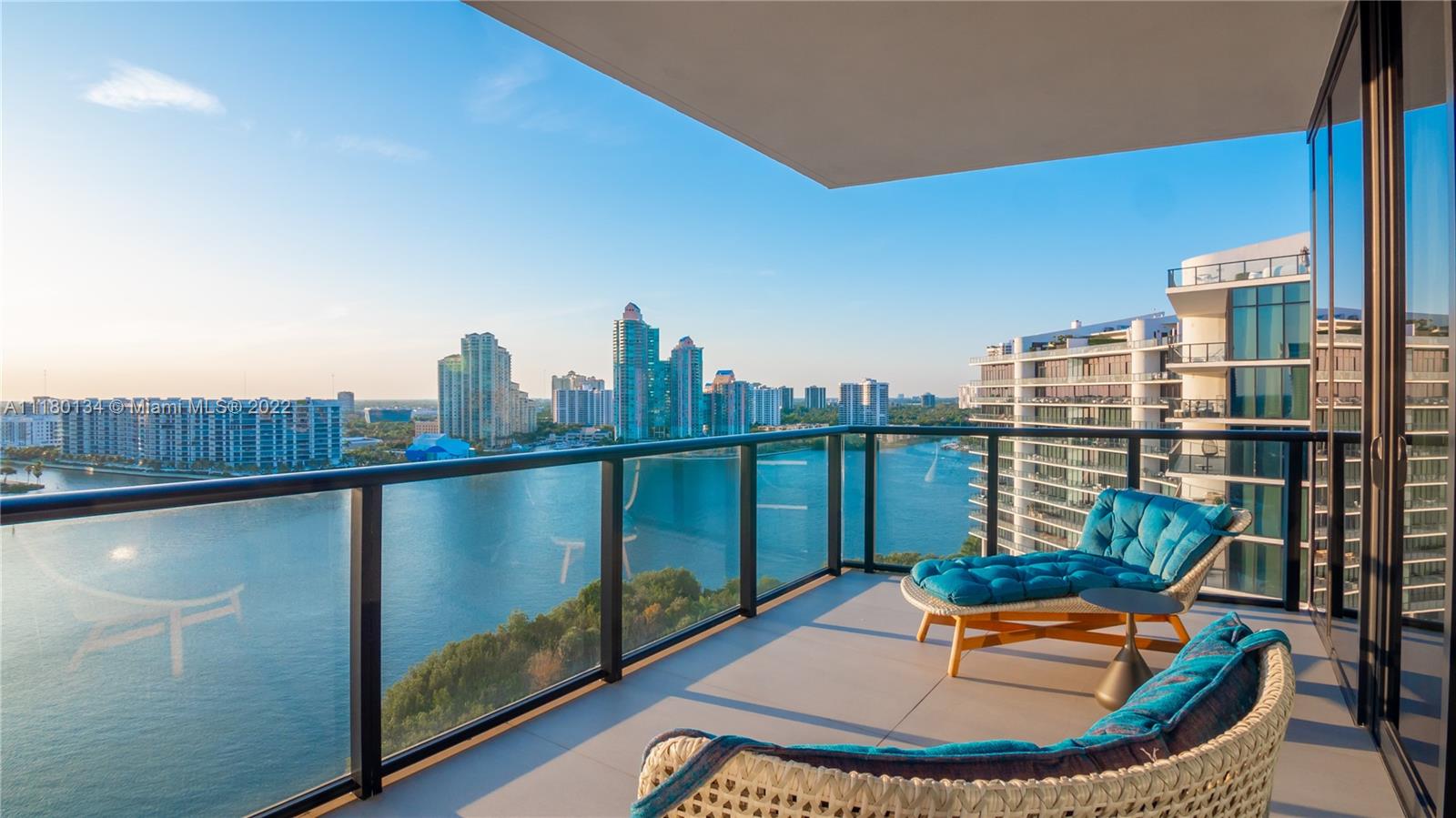 PRIVE CONDO - Residential