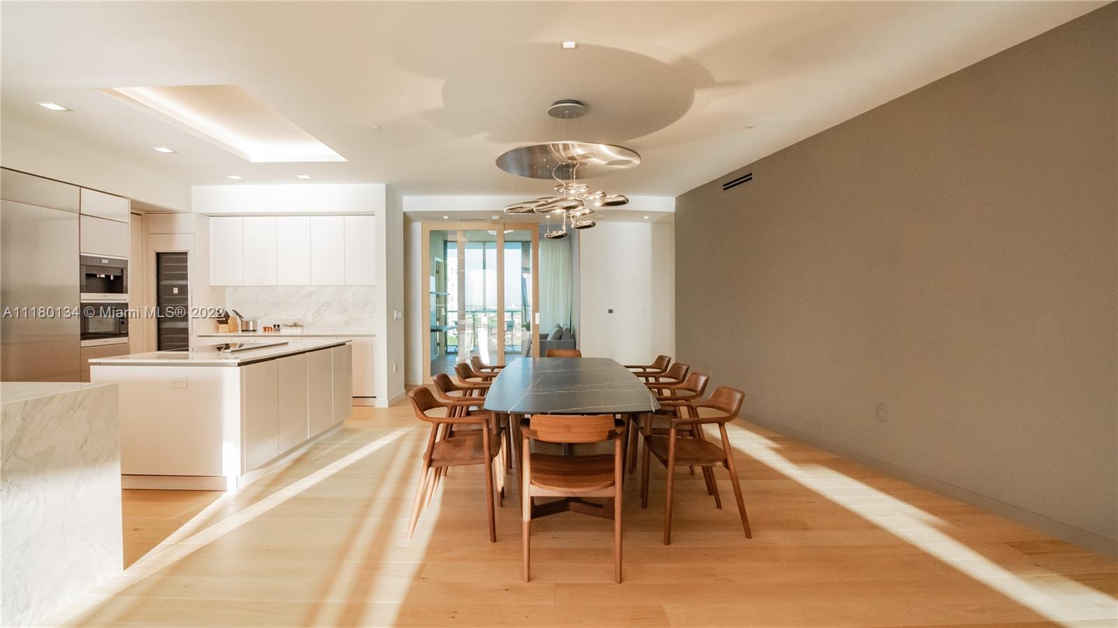 PRIVE CONDO - Residential