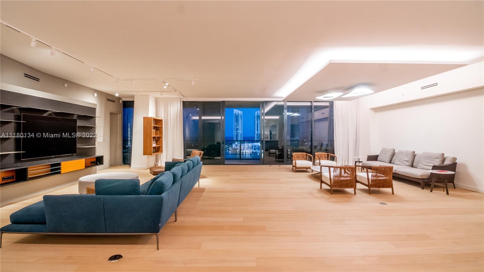 PRIVE CONDO - Residential