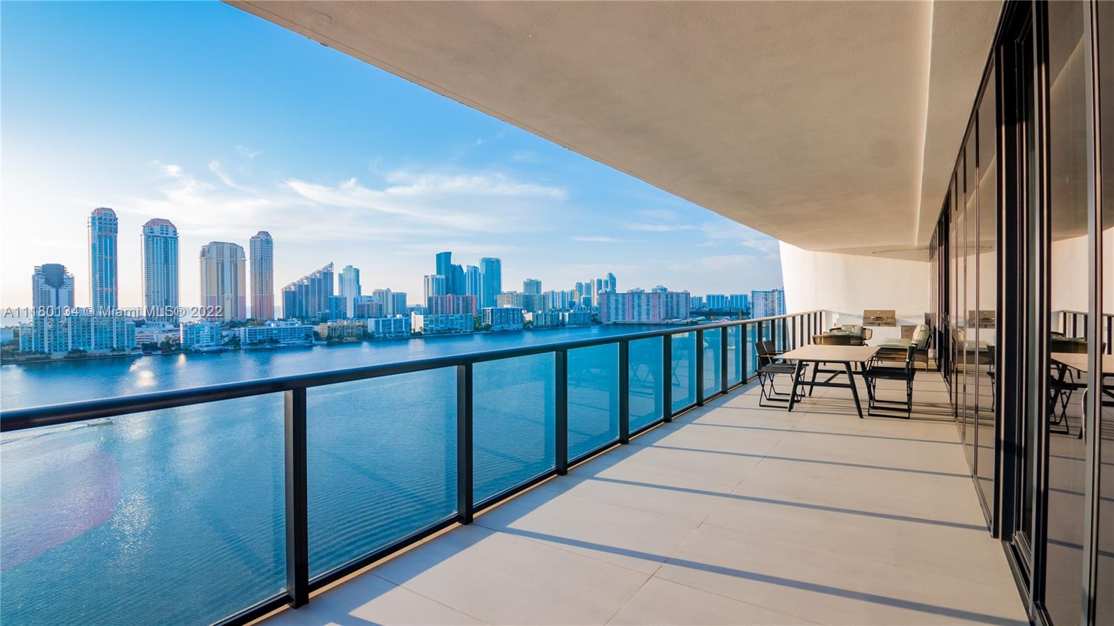 PRIVE CONDO - Residential