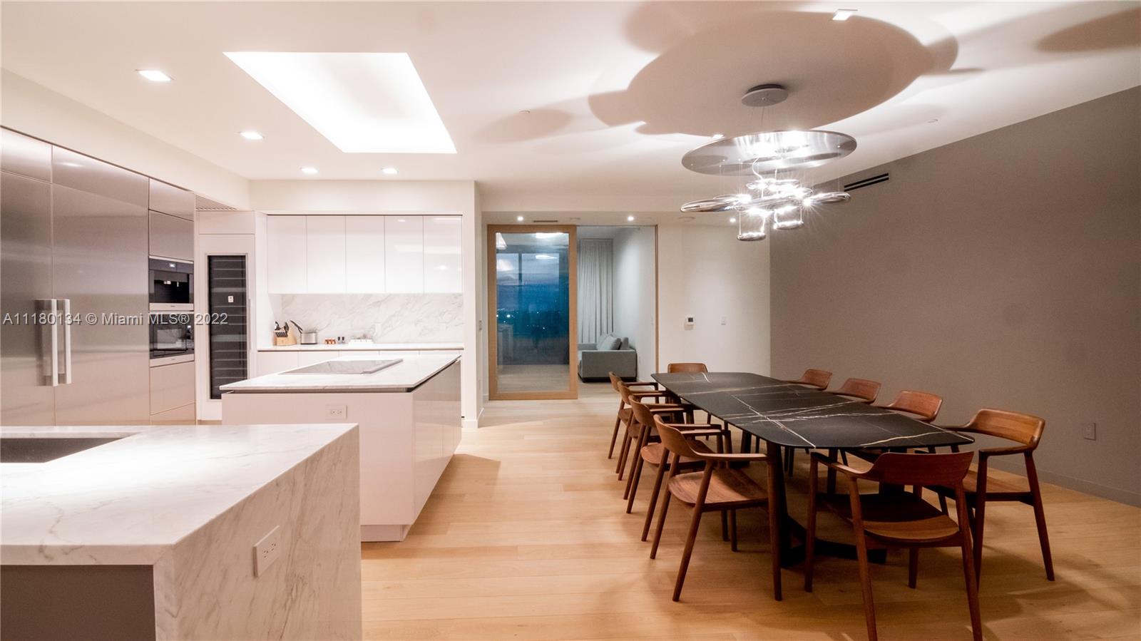 PRIVE CONDO - Residential