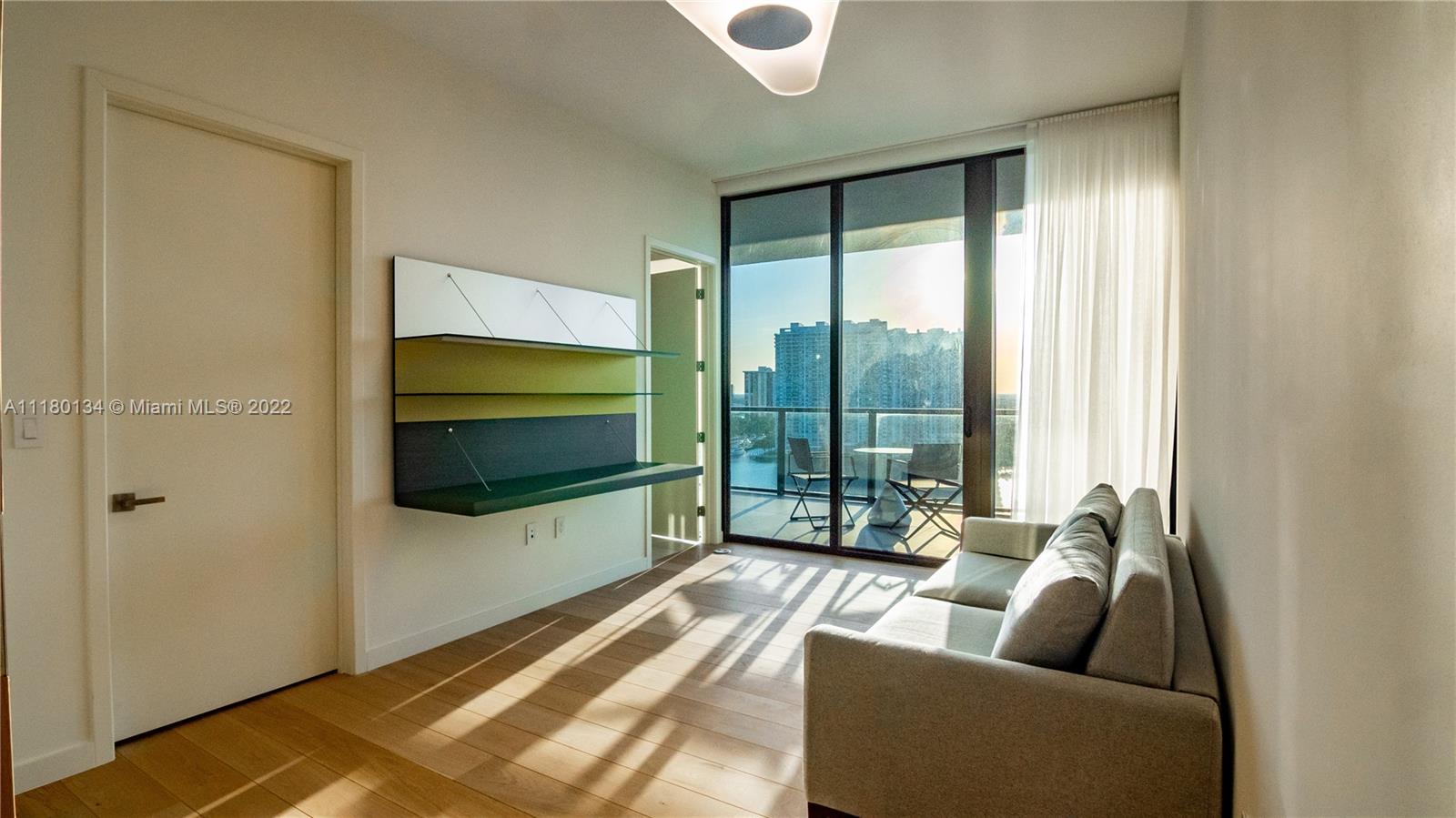 PRIVE CONDO - Residential