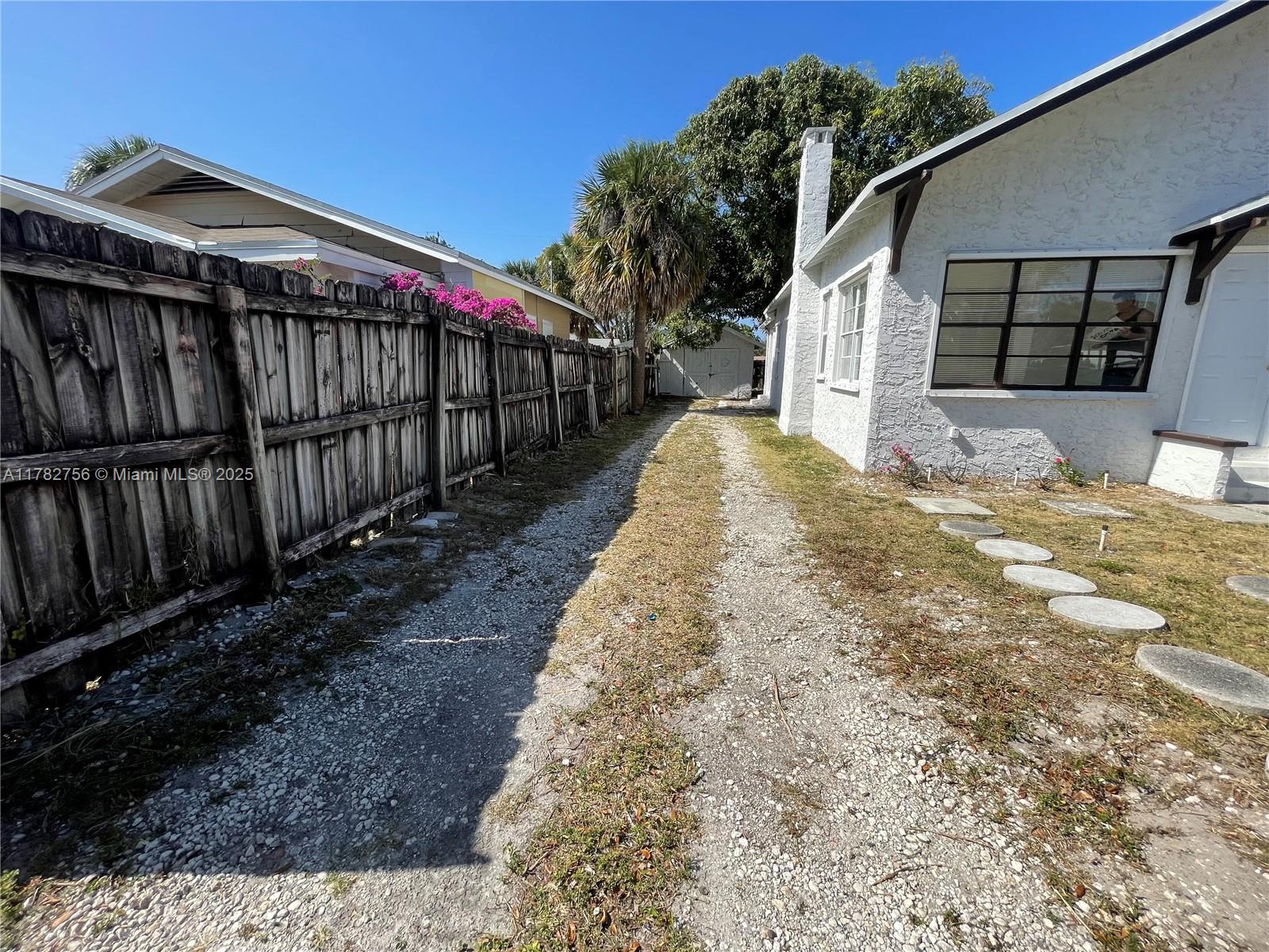NORTH PALM BCH 4 - Residential