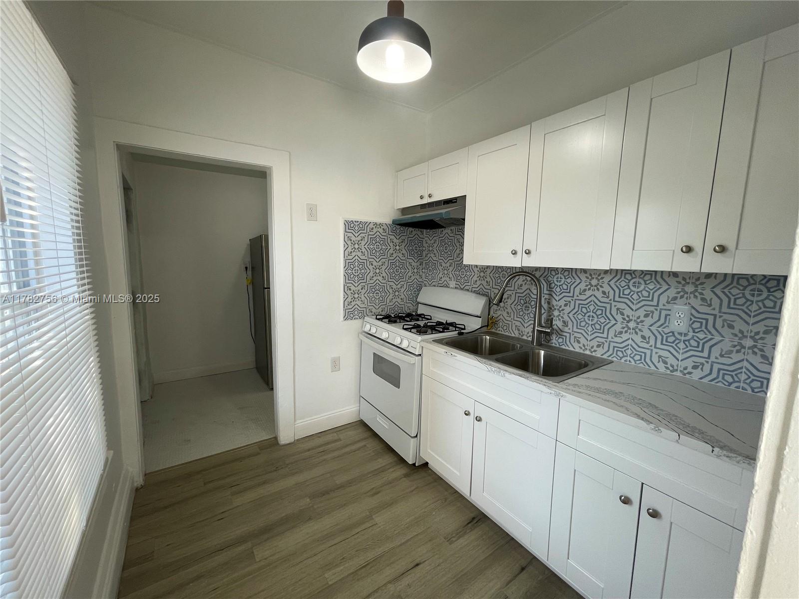 NORTH PALM BCH 4 - Residential