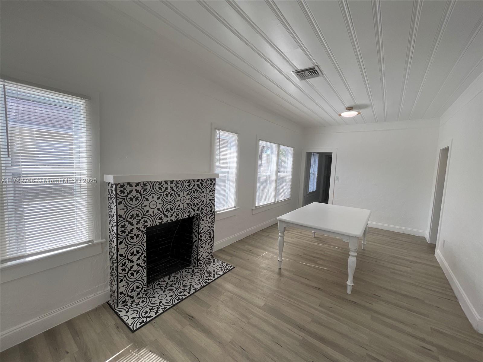 NORTH PALM BCH 4 - Residential