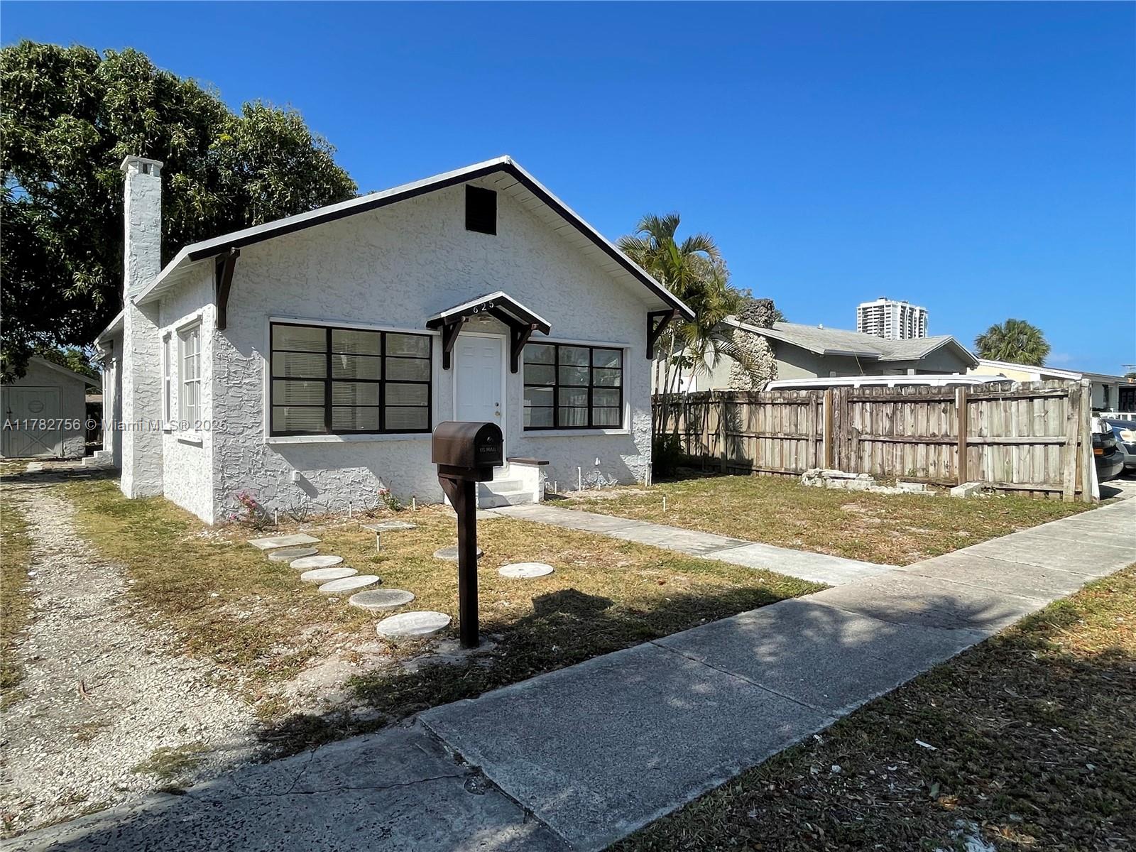 NORTH PALM BCH 4 - Residential