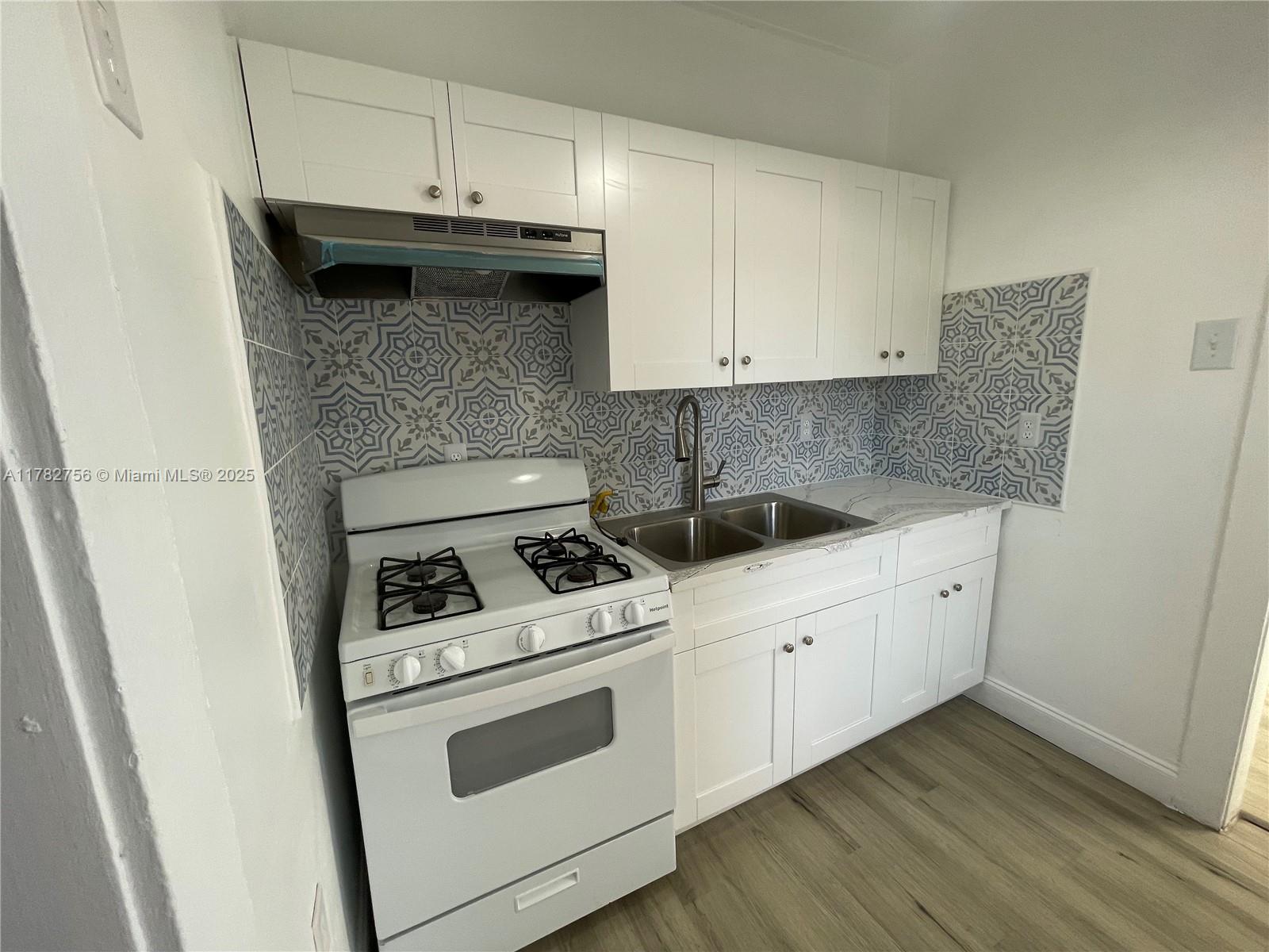 NORTH PALM BCH 4 - Residential