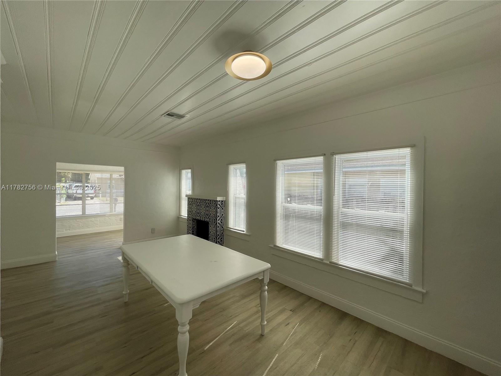 NORTH PALM BCH 4 - Residential
