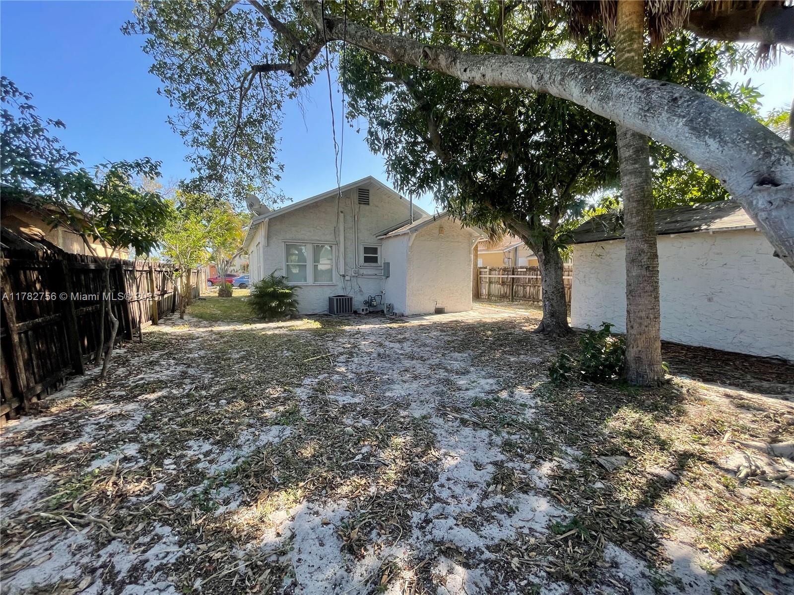 NORTH PALM BCH 4 - Residential
