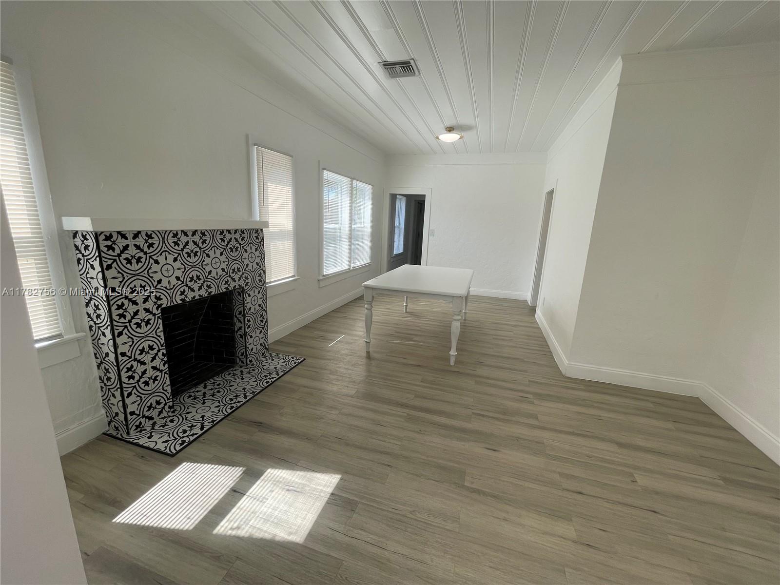 NORTH PALM BCH 4 - Residential