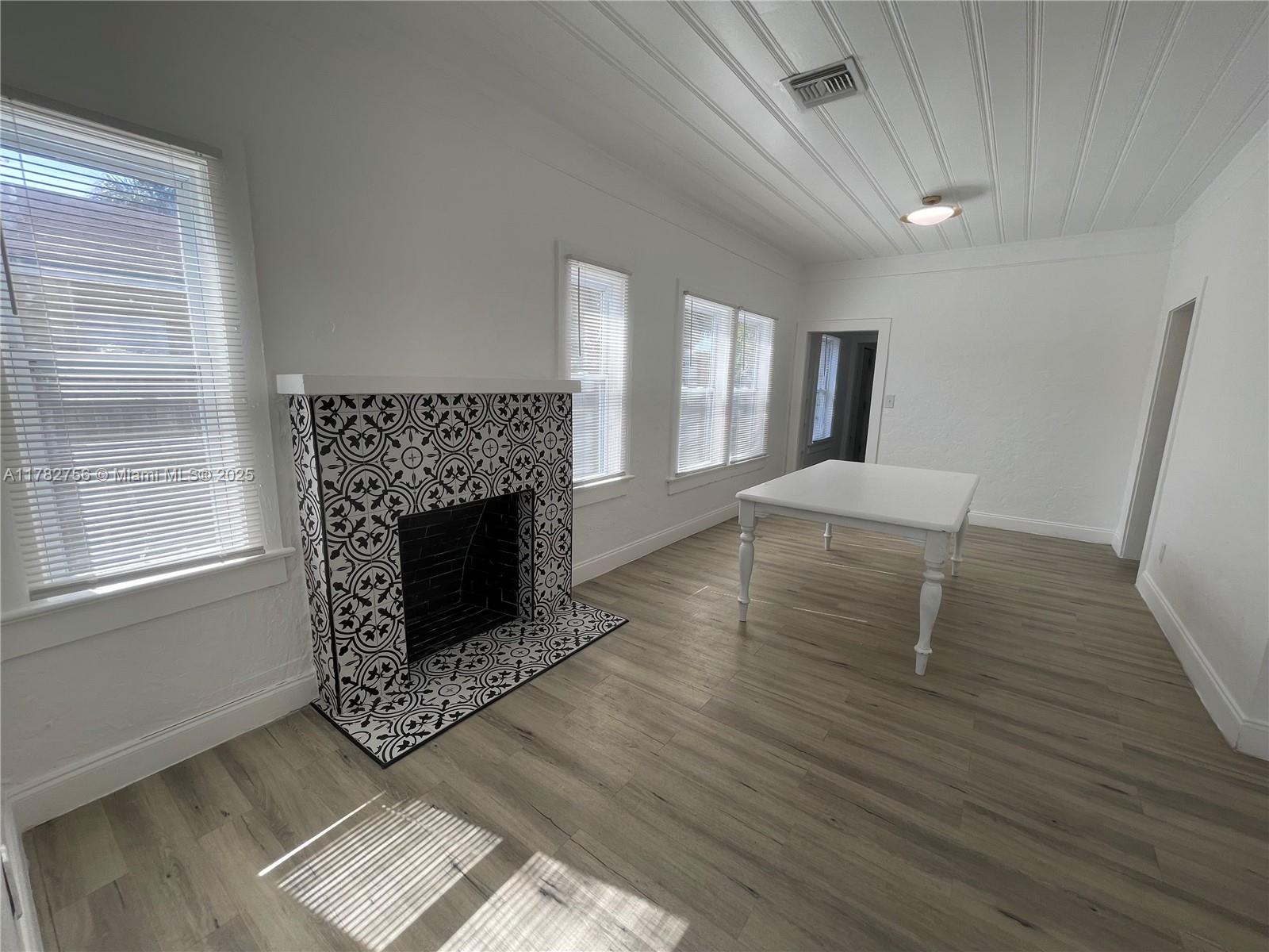 NORTH PALM BCH 4 - Residential