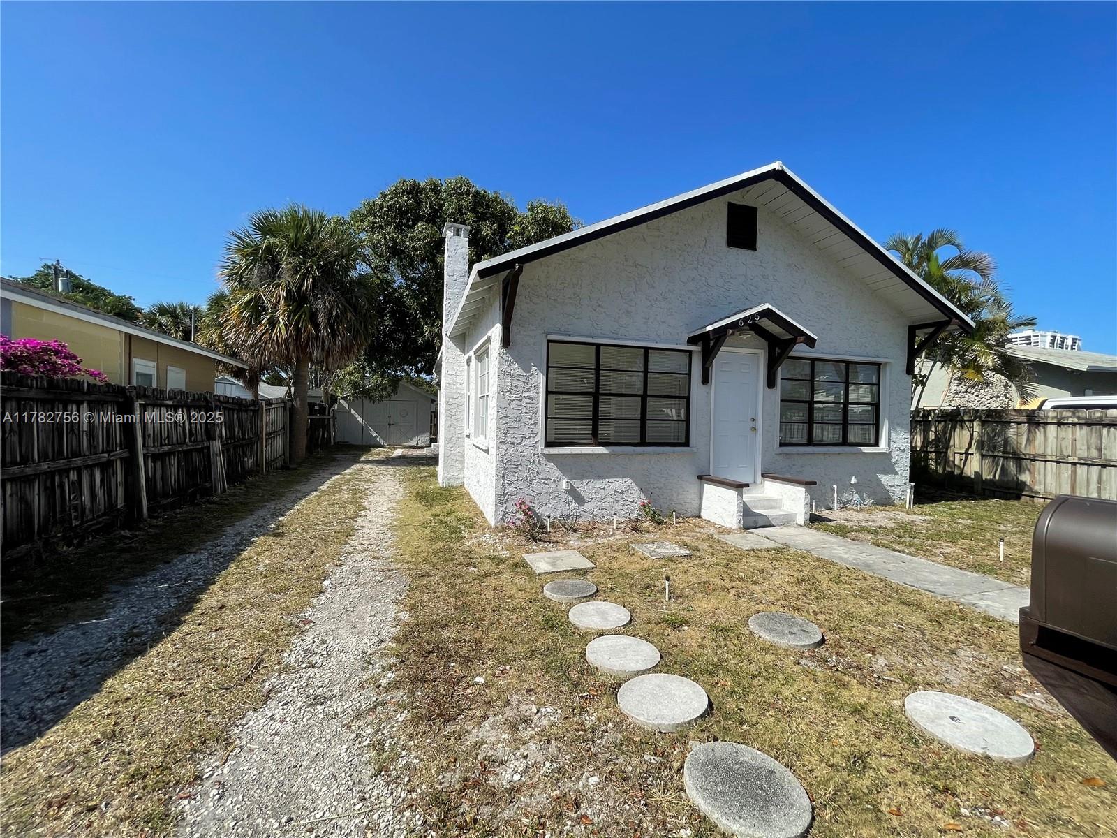 NORTH PALM BCH 4 - Residential