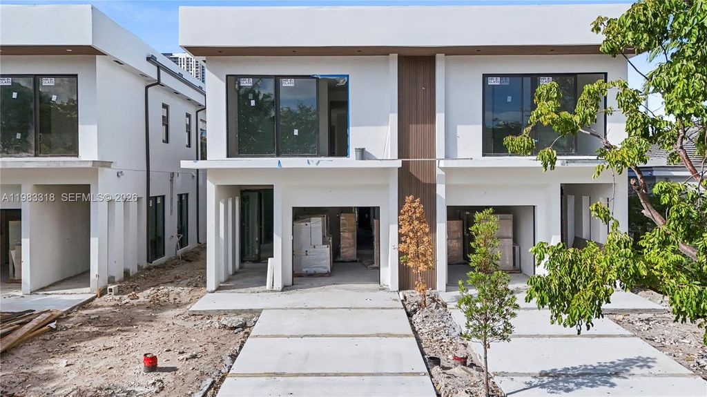 Photo of 11 SE 12th Ave, Fort Lauderdale, FL 33301 (MLS # A11983318)